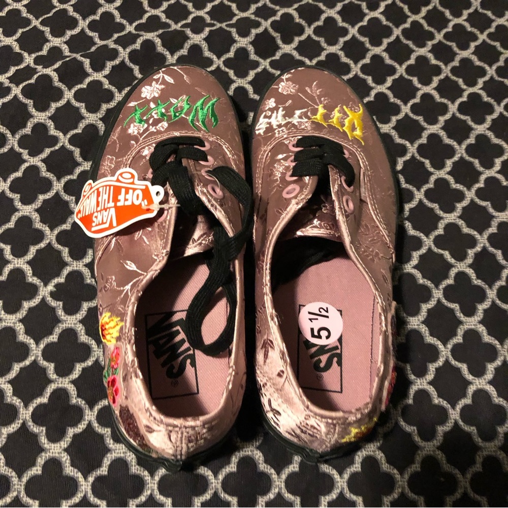 Vans Womens Pink Satin Floral Off The Wall Sz 7 Low Shoes